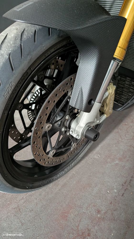 Aprilia Tuono V4R APRC - 6