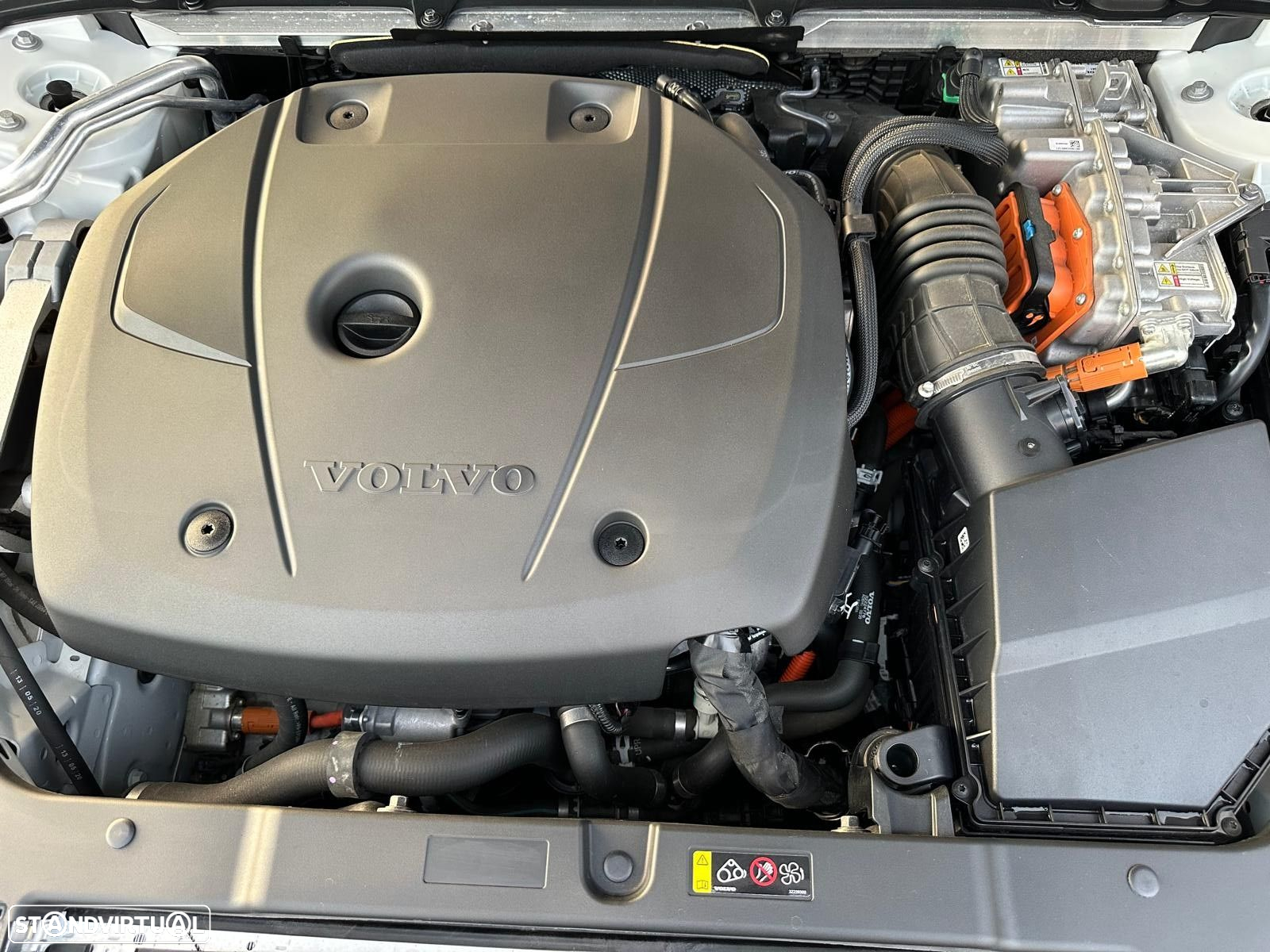 Volvo S60 2.0 T8 PHEV R-Design AWD - 54