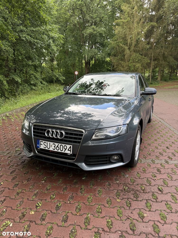 Audi A4 Limousine - 1