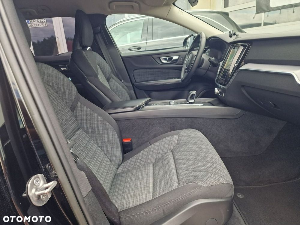 Volvo V60 B3 B DKG Core - 24