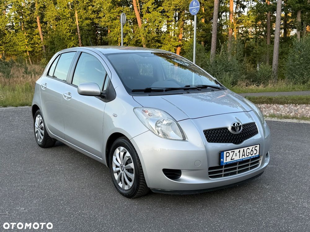 Toyota Yaris 1.3 - 4