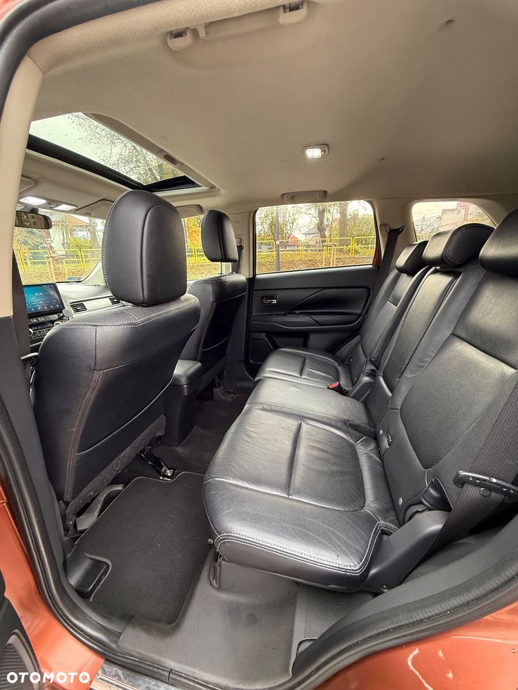 Mitsubishi Outlander 2.2 DI-D 4WD Invite - 13