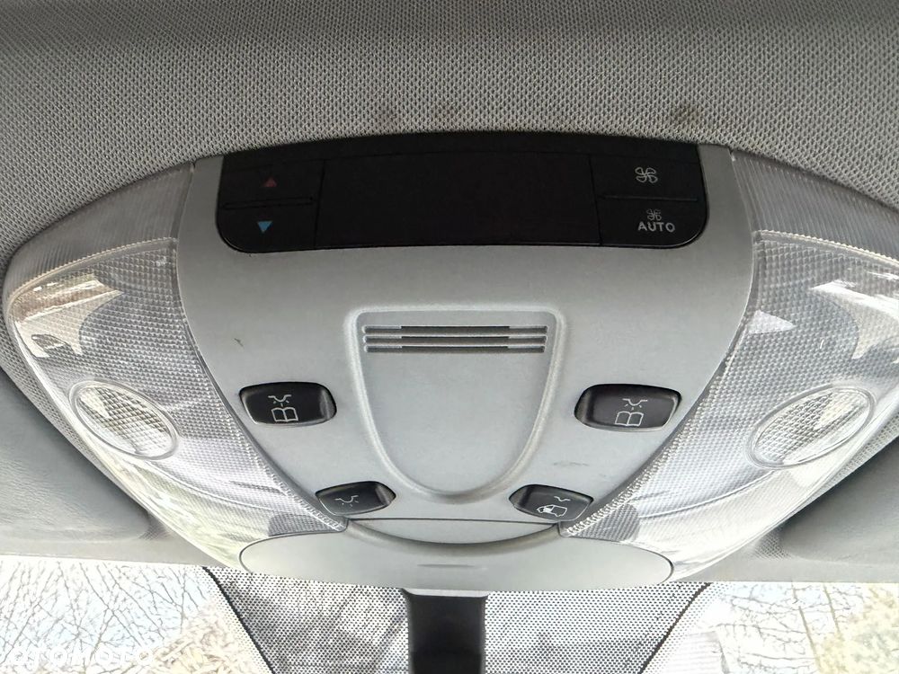 Mercedes-Benz Viano 3.0 CDI Trend (d³ugi) - 19