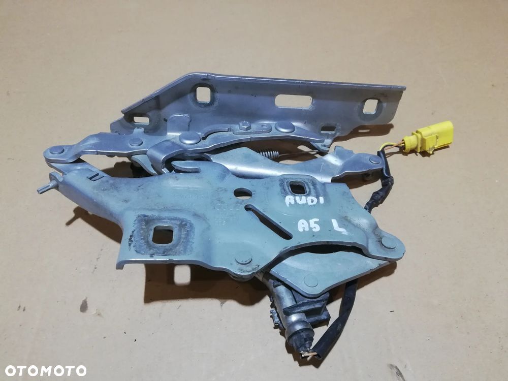 ZAWIAS + NABÓJ MASKI LEWY AUDI A5 8W 8W6823301E KOMPLET