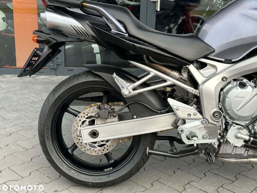 Yamaha FZ6 - 6