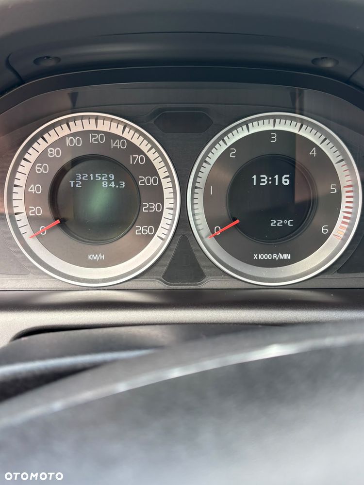 Volvo XC 60 D5 AWD Momentum - 6