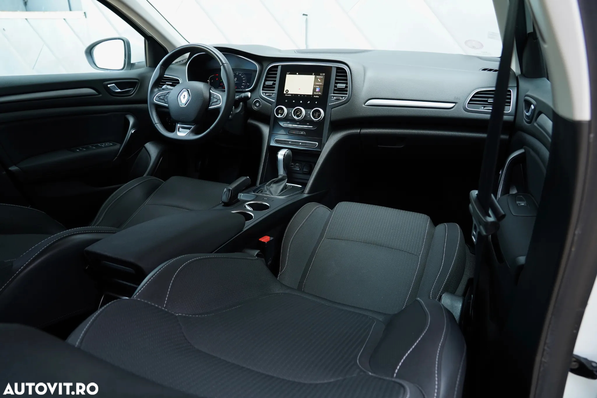 Renault Megane TCe EDC Intens - 10