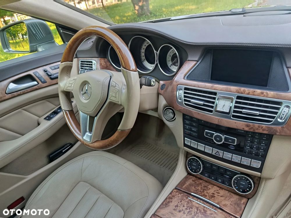 Mercedes-Benz CLS 500 4Matic 7G-TRONIC - 21