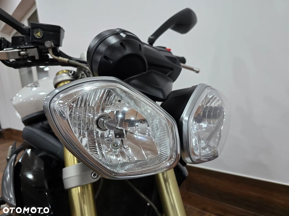 Triumph Street Triple - 20