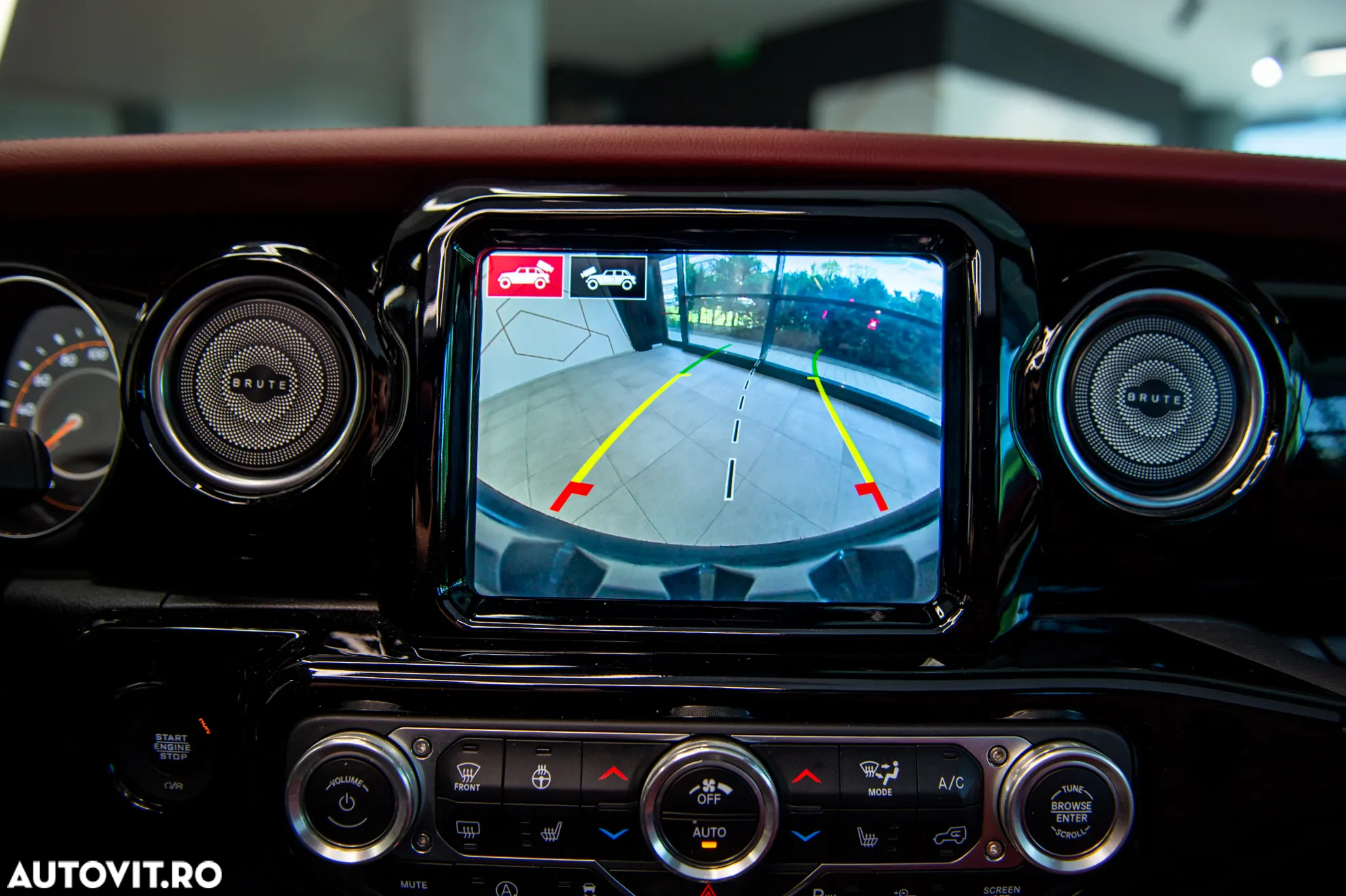 Jeep Wrangler - 11