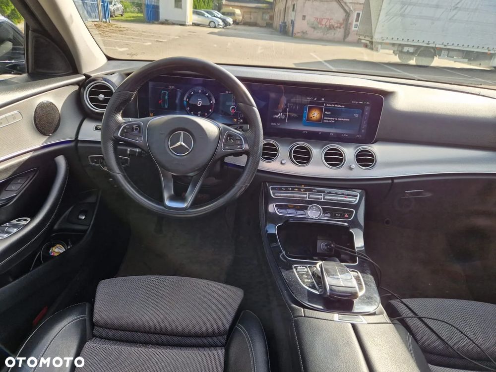 Mercedes-Benz Klasa E 200 d 9G-TRONIC - 10