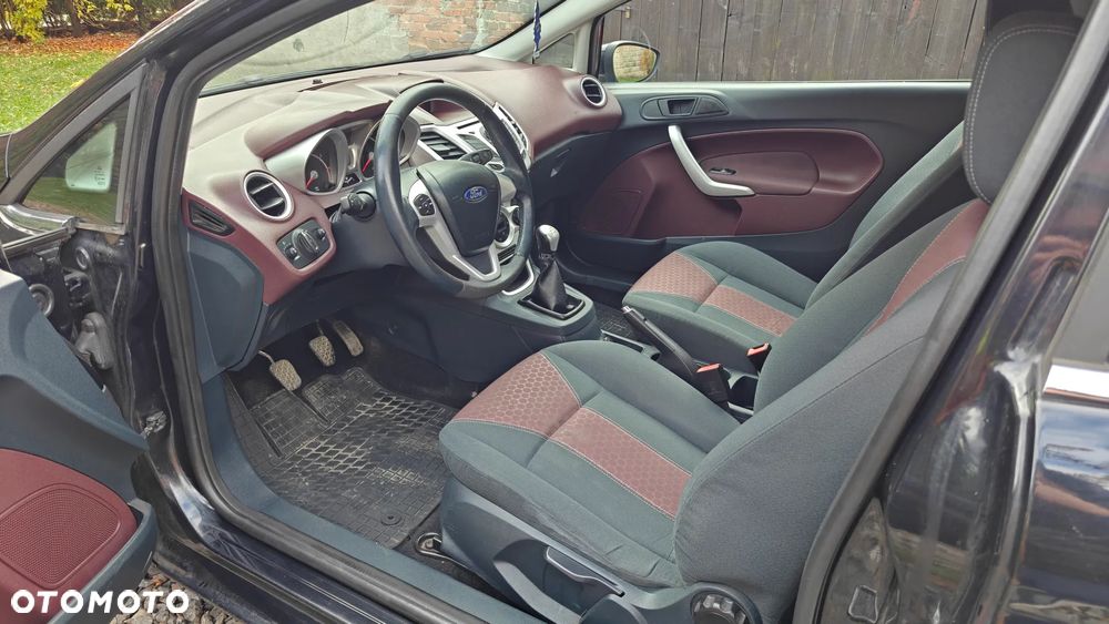 Ford Fiesta - 9