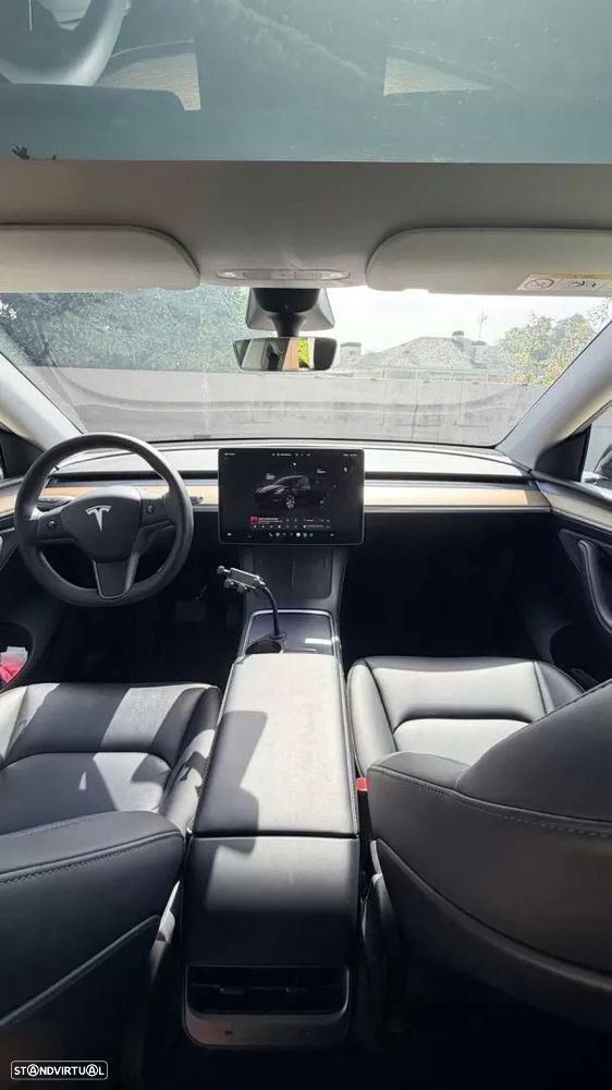 Tesla Model Y Long-Range RWD - 18