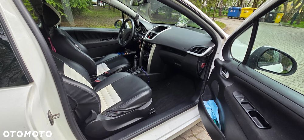 Peugeot 207 1.6 HDi 16V Trendy - 6