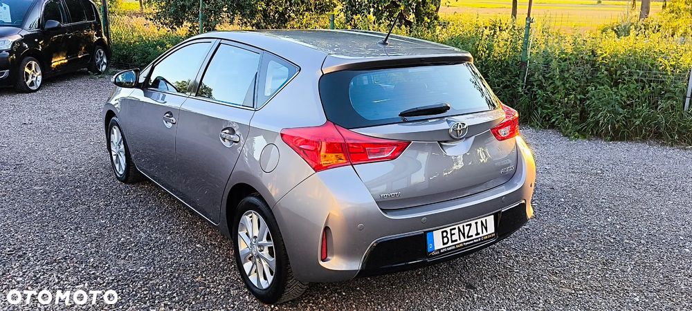 Toyota Auris 1.33 VVT-i Premium Comfort - 30