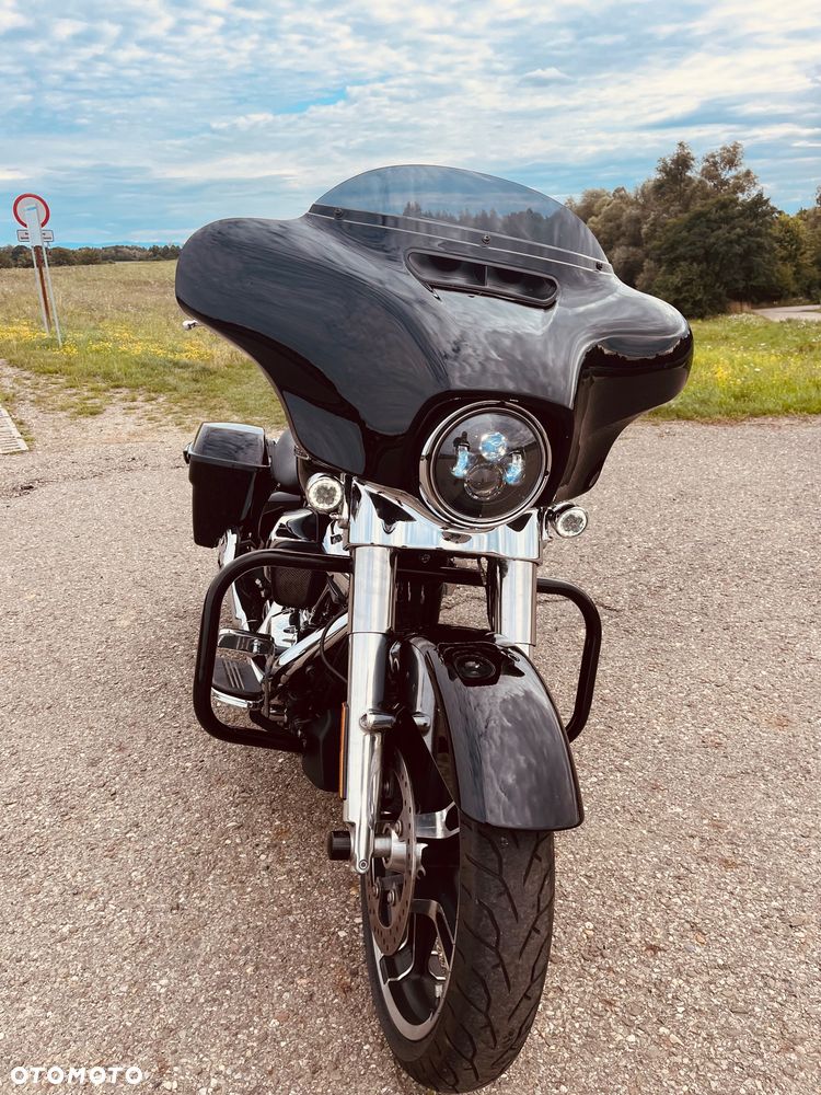 Harley-Davidson Touring Street Glide - 12