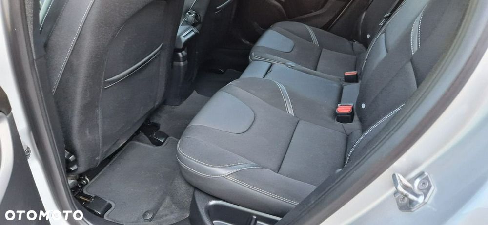 Volvo V40 - 21