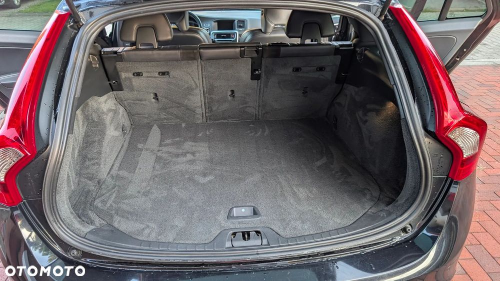 Volvo V60 D4 Drive-E R-Design Kinetic - 22