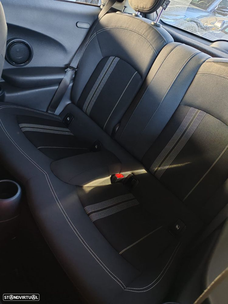 MINI 3 Portas Cooper SE - 4