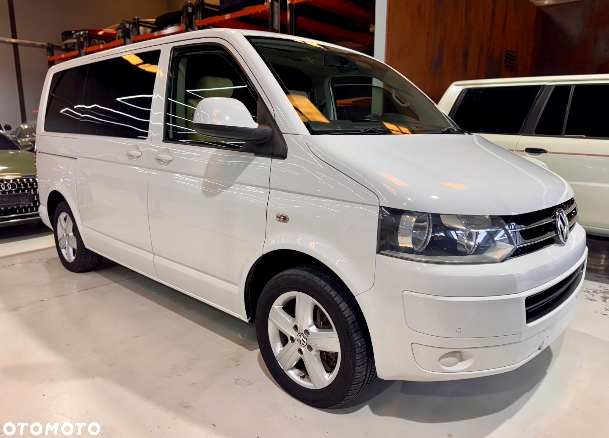 Volkswagen Multivan - 4