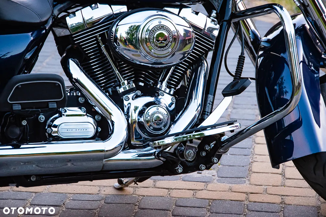 Harley-Davidson FLH Electra Glide - 2