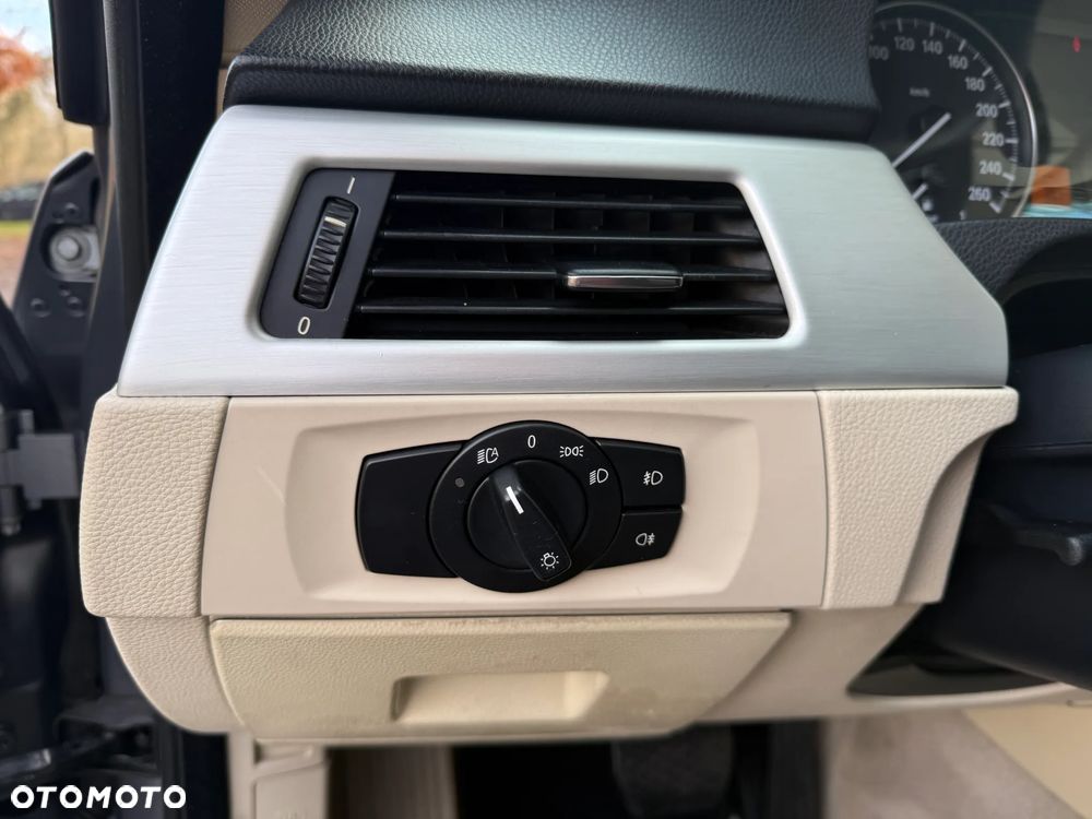 BMW Seria 3 320d xDrive - 18