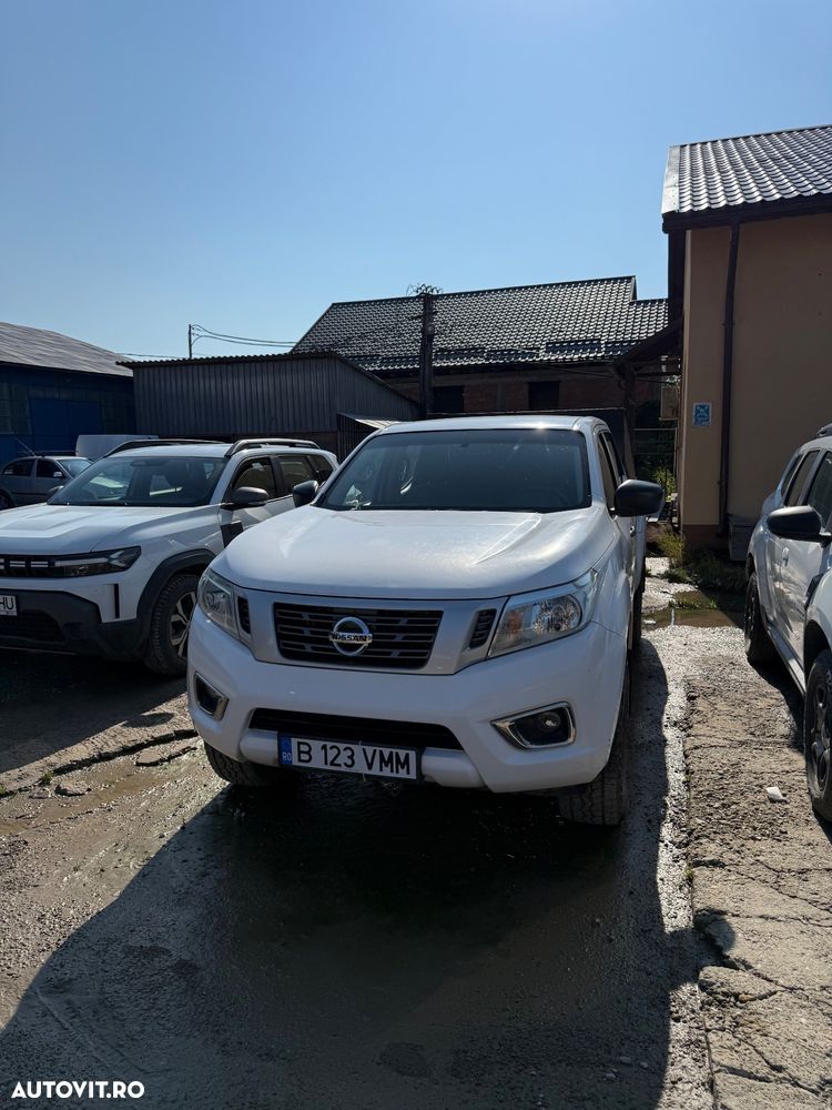 Nissan Navara Double Cab Acenta - 2