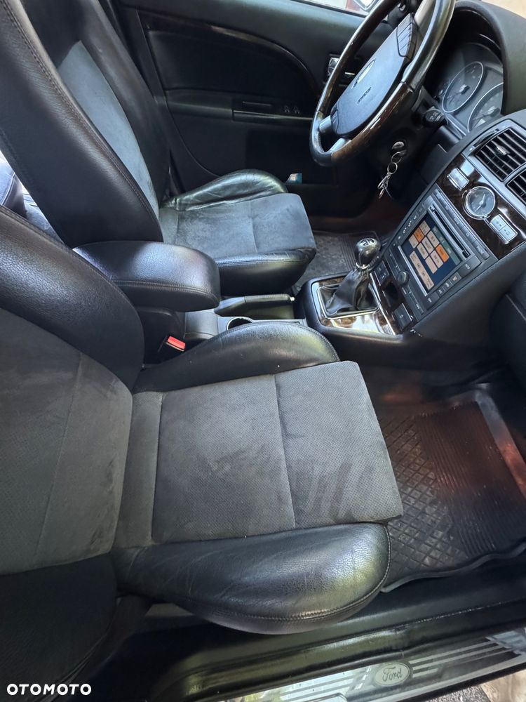 Ford Mondeo 2.0 TDCI DPF Ghia - 7