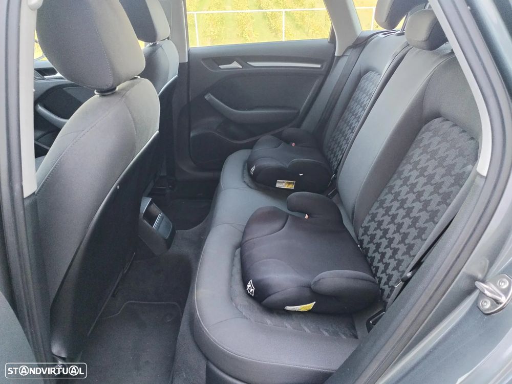 Audi A3 Sportback 1.6 TDI Advance - 9