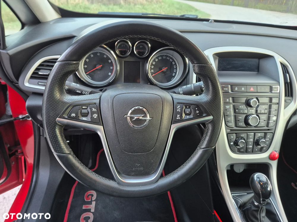 Opel Astra 1.6 T Cosmo - 26