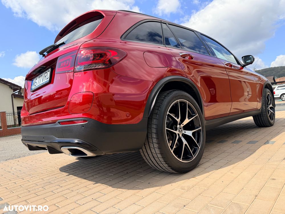 Mercedes-Benz GLC 300 e 4MATIC - 3