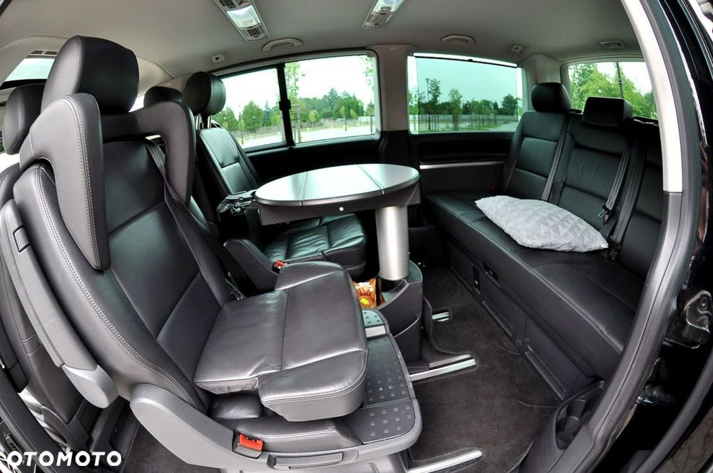 Volkswagen Multivan - 11