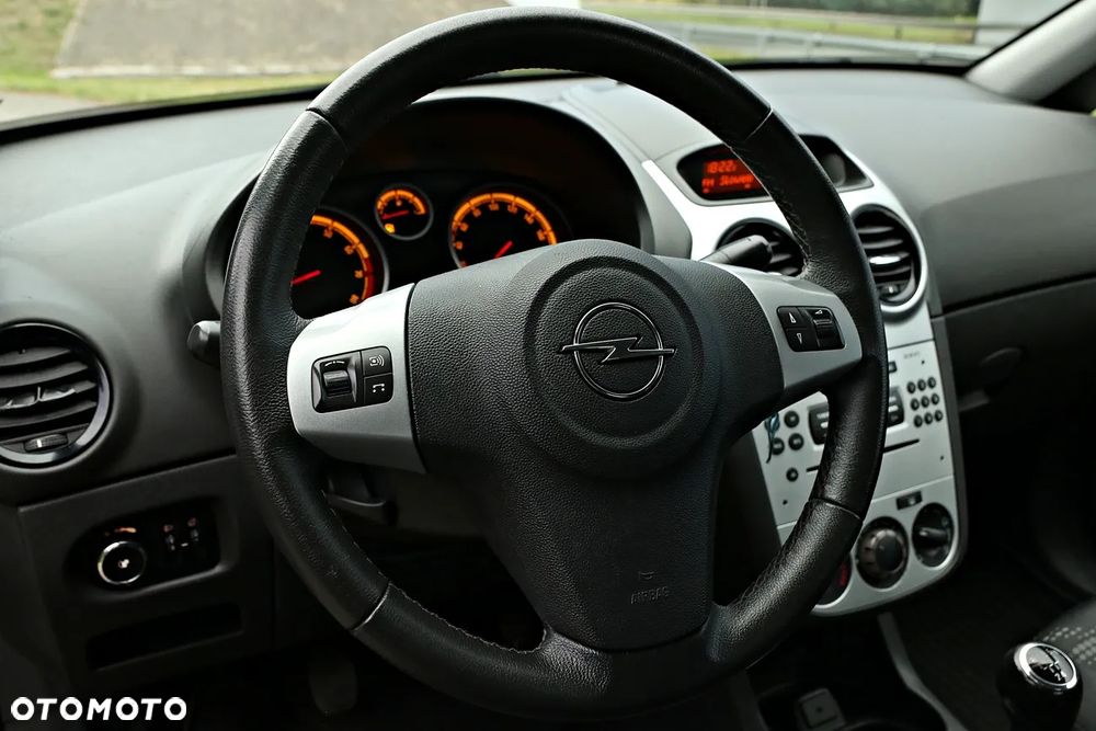 Opel Corsa 1.4 16V Active - 32