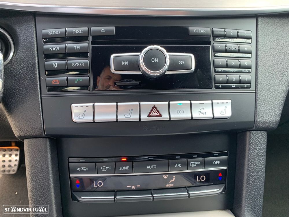 Mercedes-Benz E 220 BlueTEC Avantgarde Auto. - 25