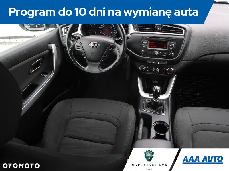 Kia Ceed - 8