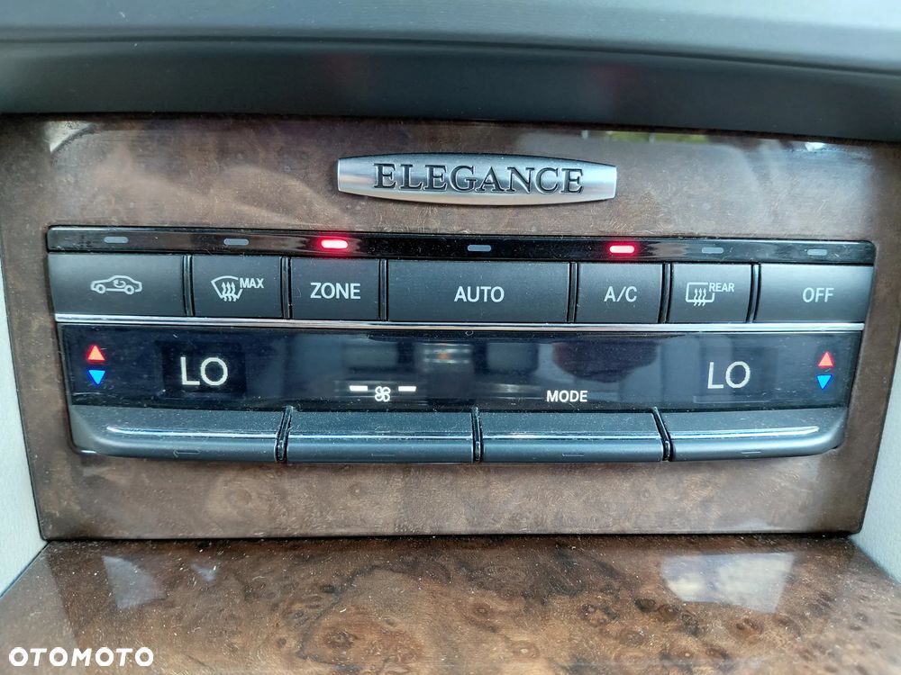 Mercedes-Benz Klasa E 300 CDI DPF BlueEFFICIENCY 7G-TRONIC Elegance - 24