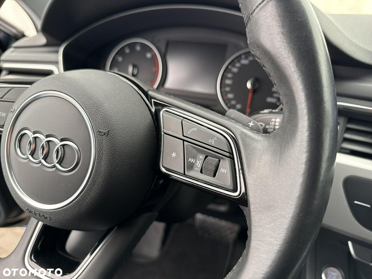 Audi A4 35 TFSI S tronic - 25