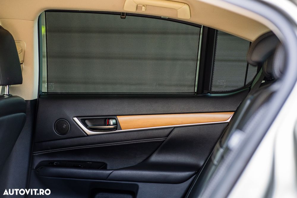 Lexus Seria GS 450h - 24