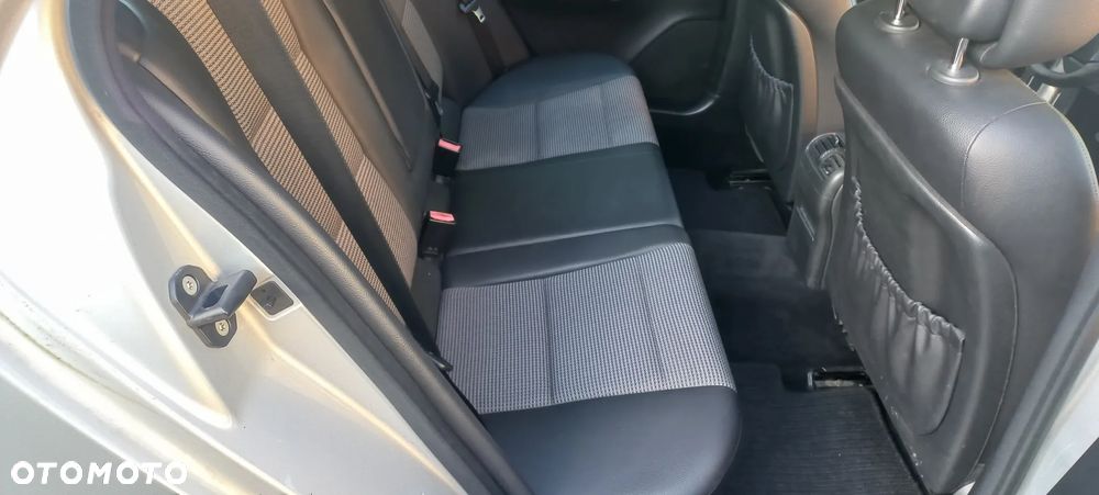 Mercedes-Benz Klasa C 180 T Kompressor Avantgarde - 9