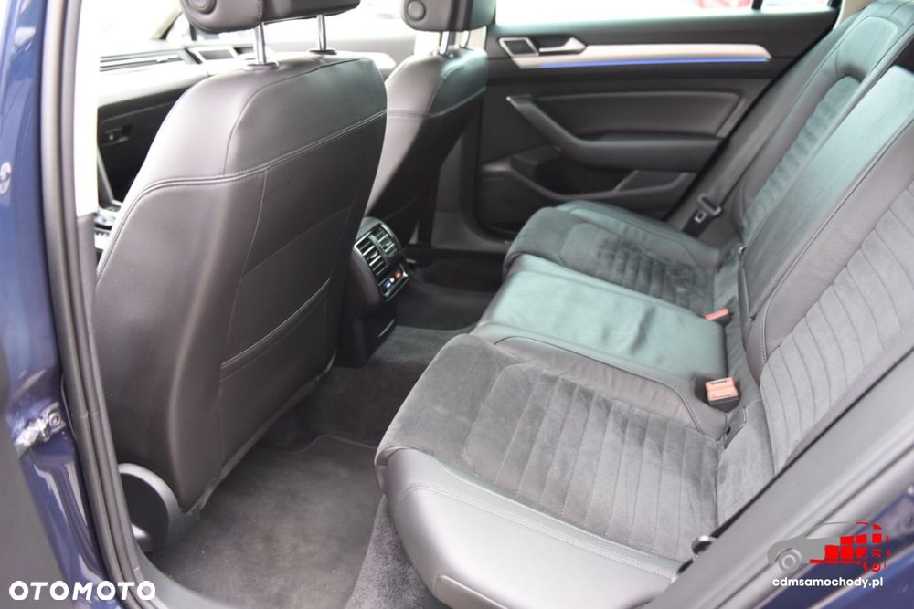 Volkswagen Passat - 19