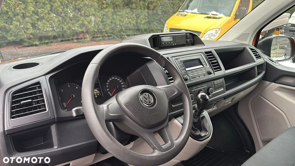 Volkswagen Transporter - 12