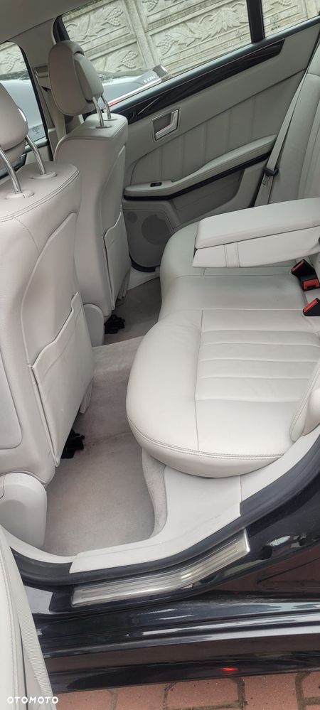 Mercedes-Benz Klasa E 220 BlueTEC 4-Matic Avantgarde - 19