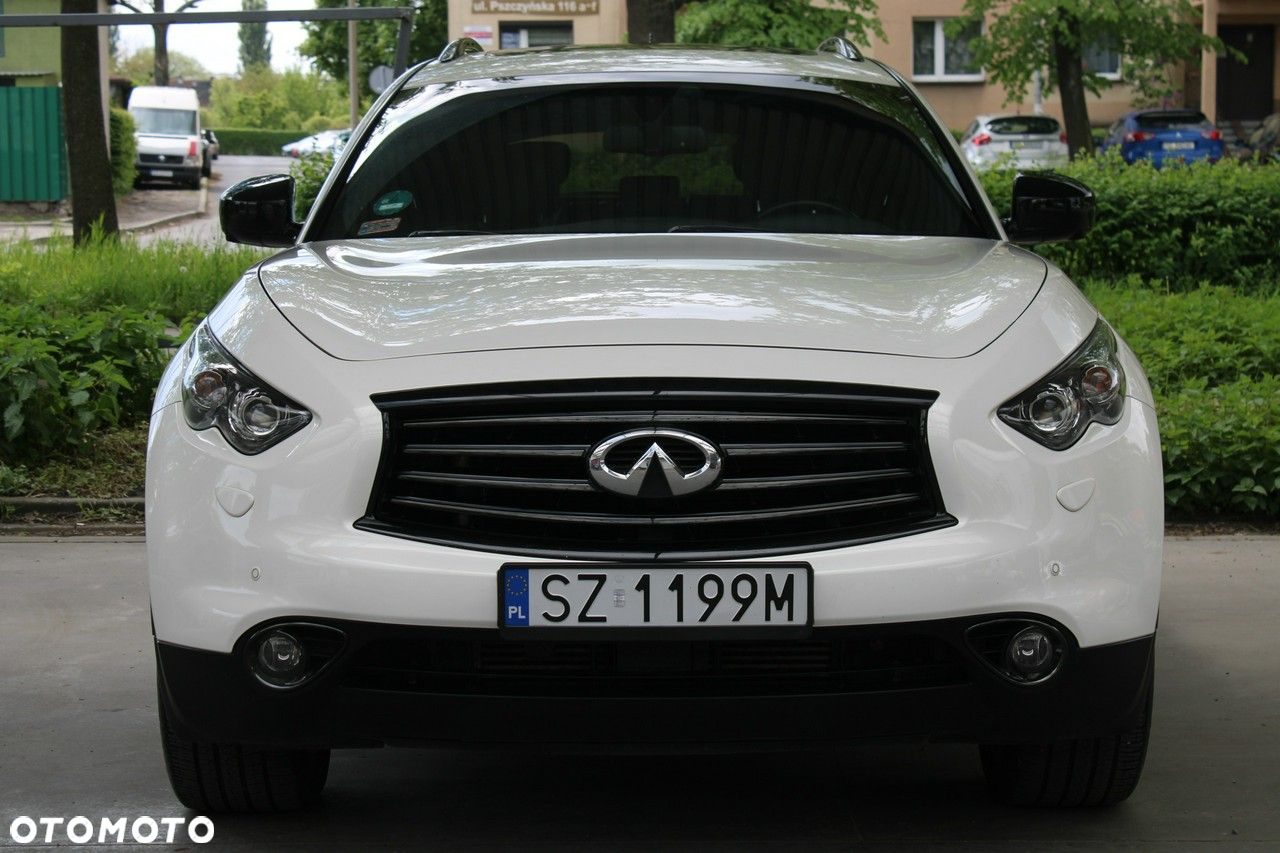 Infiniti QX70 - 2