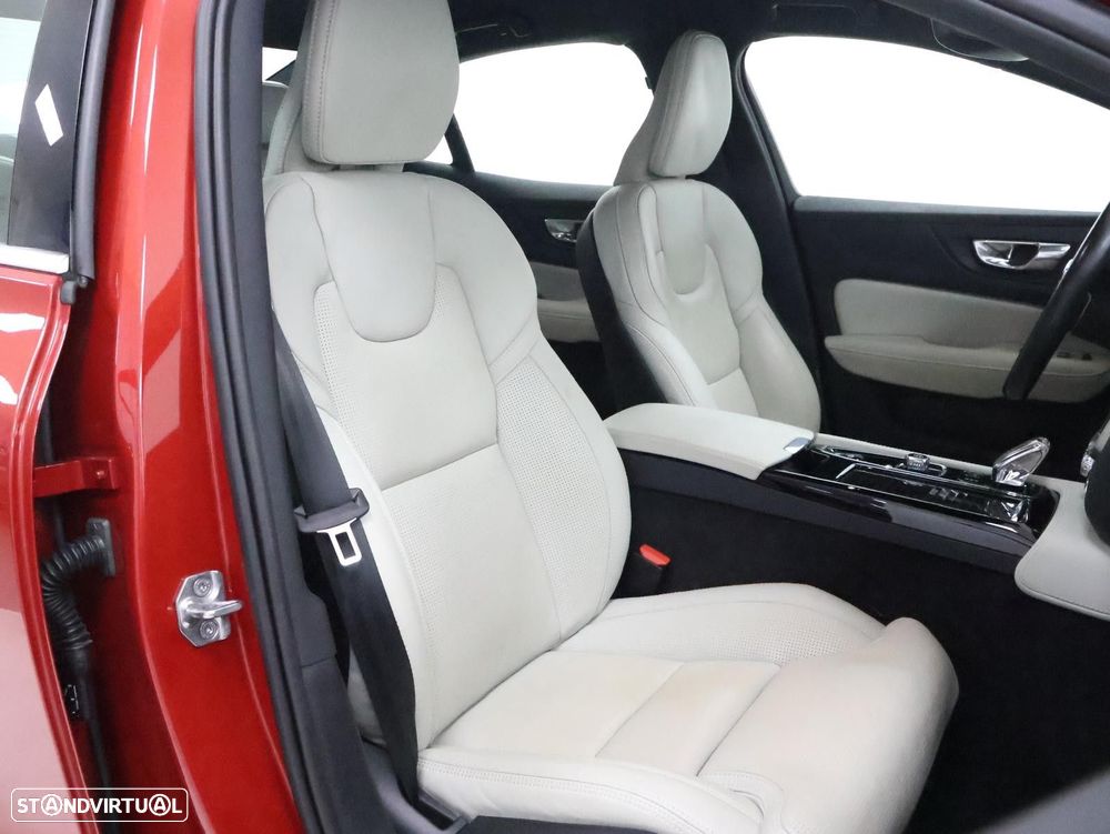 Volvo S60 2.0 T8 PHEV Inscription AWD - 29