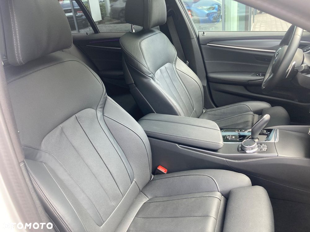 BMW Seria 5 520d xDrive mHEV M Sport sport - 8