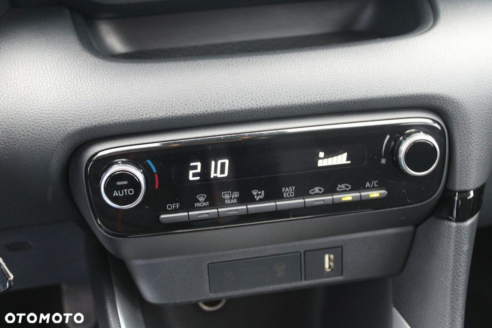 Toyota Yaris - 22
