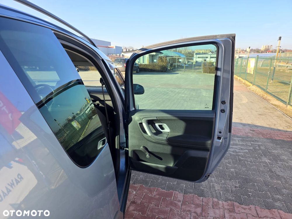 Skoda Roomster 1.4 16V Style PLUS EDITION - 12