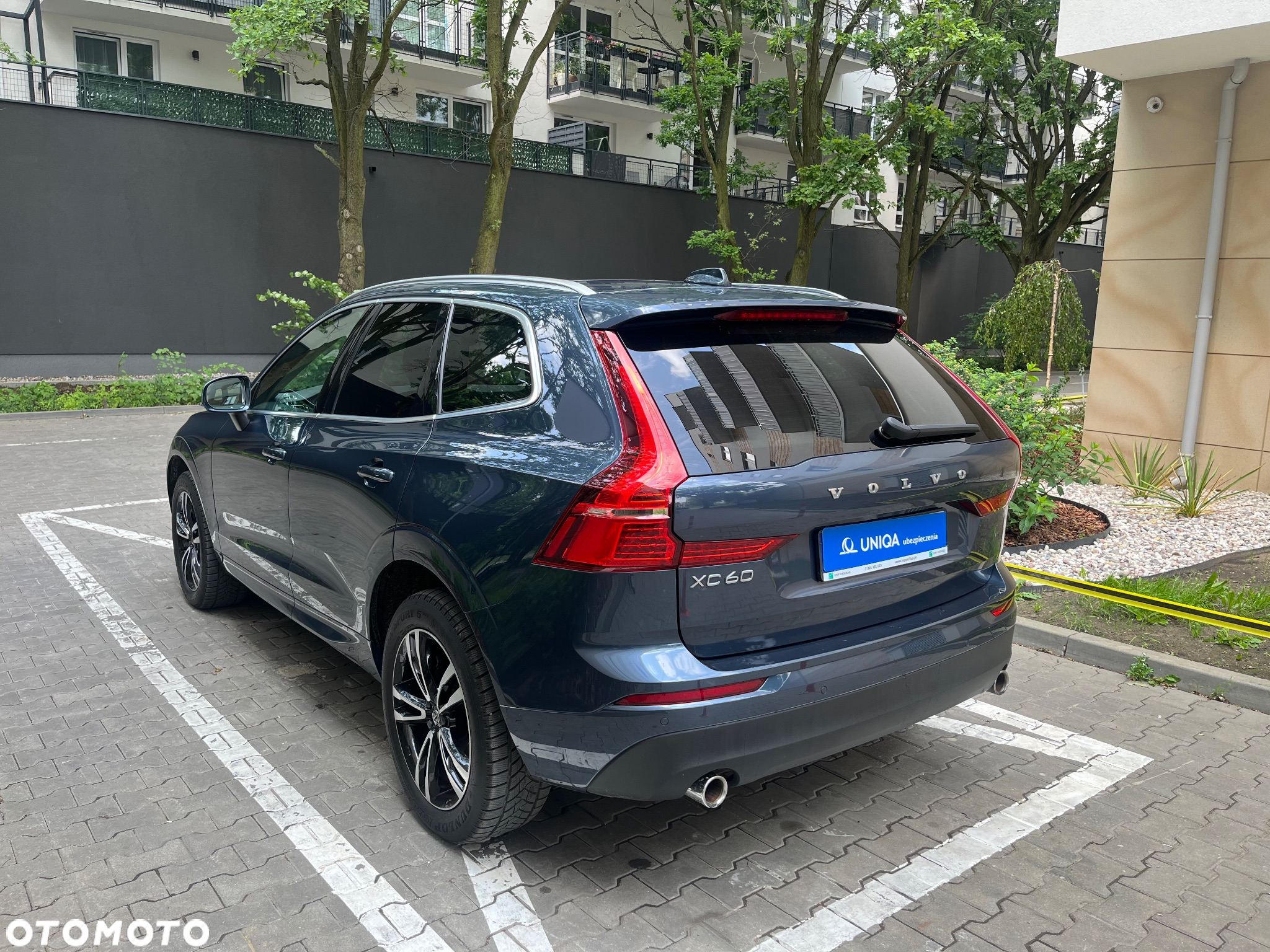 Volvo XC 60 D4 AWD Momentum - 4
