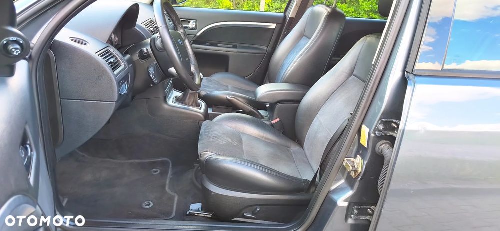 Ford Mondeo 1.8 Titanium X - 16