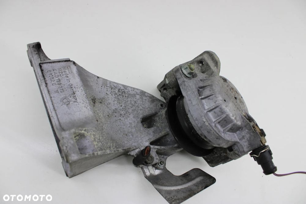 AUDI 100 A6 C4 Silnik 2.5 tdi AEL Łapa Silnika Poduszka 4A0199382D - 2